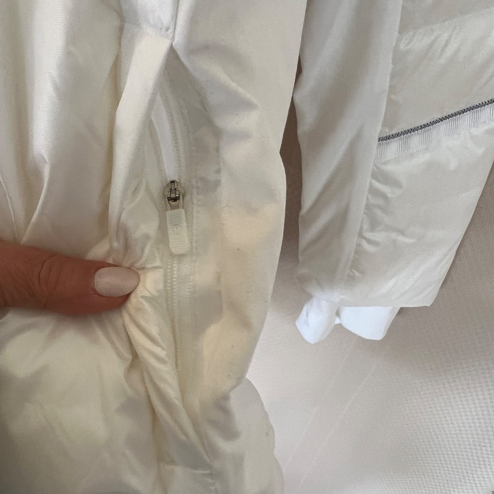 Lululemon Down For A Run Jacket II White Size 10 NWT - Picture 14 of 16